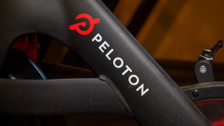 Is Peloton's Debut Rowing Machine Living Up to the Hype?