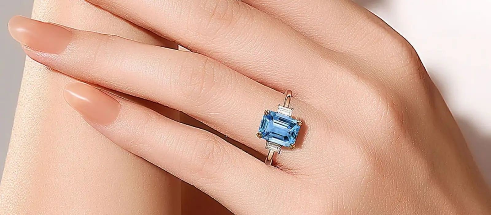 engagement rings with aquamarine