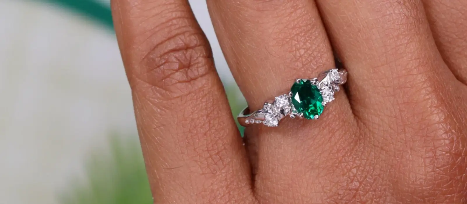 engagement rings with emeralds